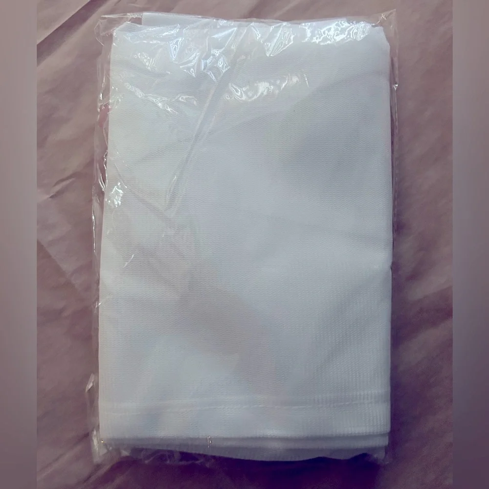 NIB White XL Polyester Mesh Laundry Bags With Drawstring Closure *Price Is Firm*